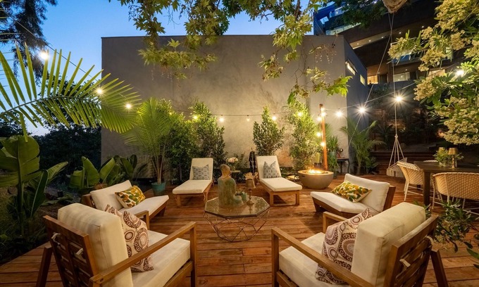 Hollywood Hills Villa | The Iconic Hollywood Sign Architectural Residence