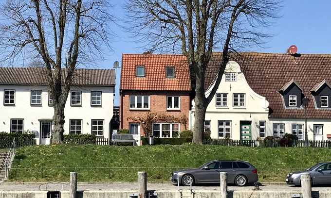 Toenning House | THE IDYLLIC HOLIDAY HOUSE DIRECTLY ON THE HISTORIC HARBOR !