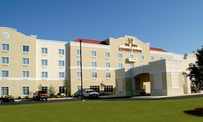 Charles Town Hotel | The Inn at Charles Town/Hollywood Casino