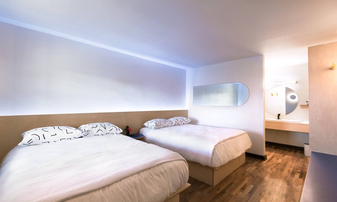 Berry Hill Hotel | The Iris Motel - Queen Room