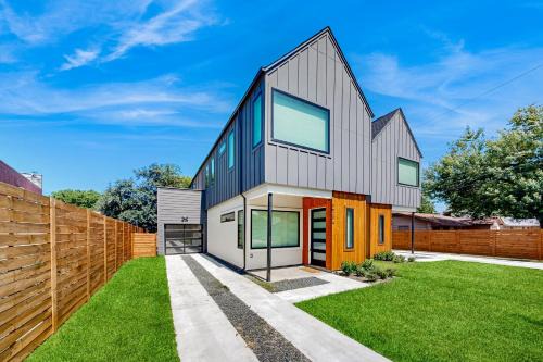 Highland House | The Isabelle's - Unit A