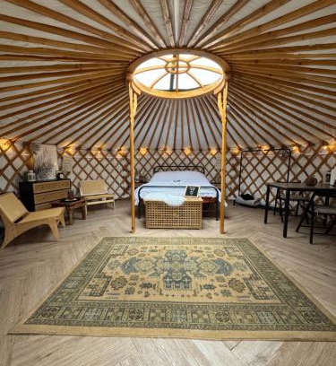 Messing Other | The Isla Yurt