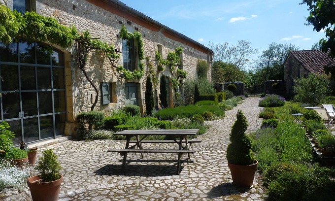 Escamps House | The key of Escamps, barn