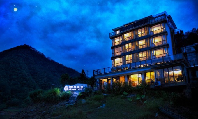 Chun'an House | The Lake View Deyishe Resort in Thousand Island Lake