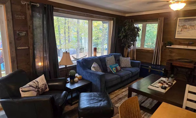 Centre Hastings Cottage | The Lakehouse