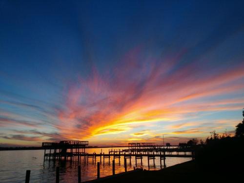 El Lago Bed & Breakfast | The Lakehouse on Clear Lake