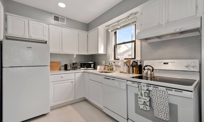 Nauck House | ☆The Langley | Kid+Pet Friendly | Mins to DC☆