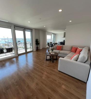 Little Italy Apartment | The lavender-Modern 2BR in downtown with stunning Marina View