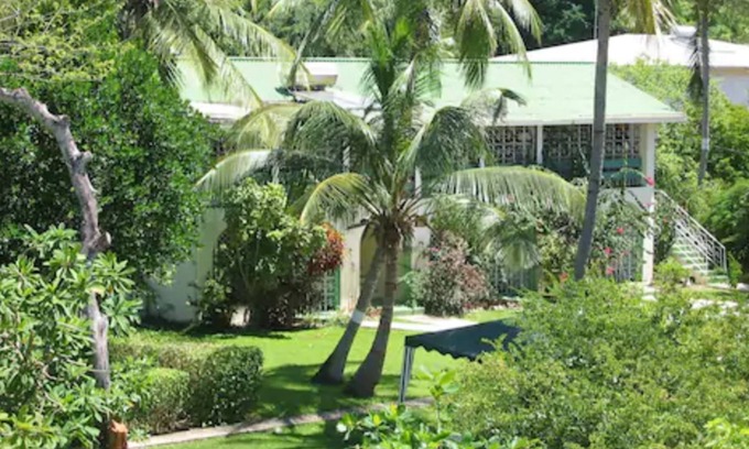 Mullins House | The Legend Garden Condos