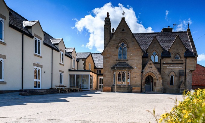 Wrexham Hotel | The Lemon Tree - Hotel