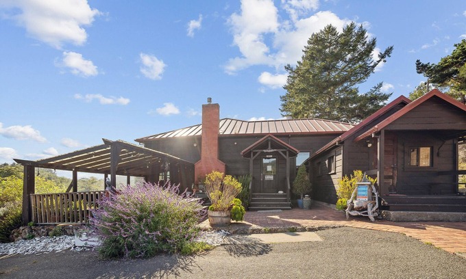 Point Reyes Station Other | The Limantour Lodge-Sleeps 50!