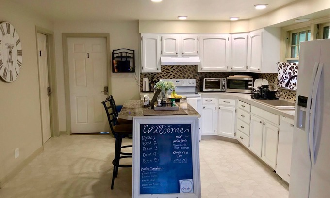 Niagara Falls House | The Little Italy of Niagara Falls Bed & Breakfast
