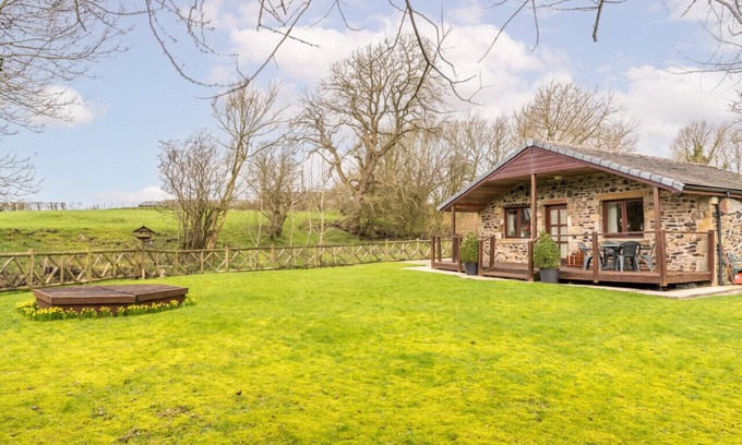 Fence Cottage | The lodge at Horton Hall Farm