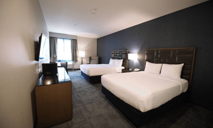 Corning Hotel | The Lodge at Rolling Hills Casino