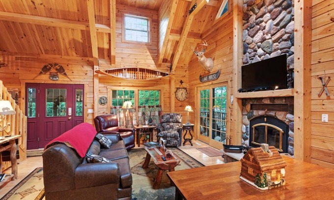 Minocqua House | The Lodge on Booth Lake - 2 Bed 2 Bath Vacation home in Minocqua