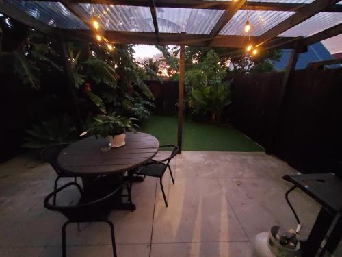 Onerahi House | The Loft Guesthouse NZ