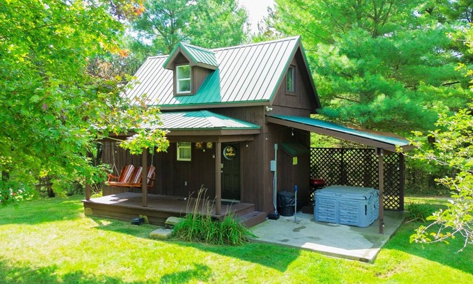 McArthur Cabin | The Love Shack - Hocking Hills