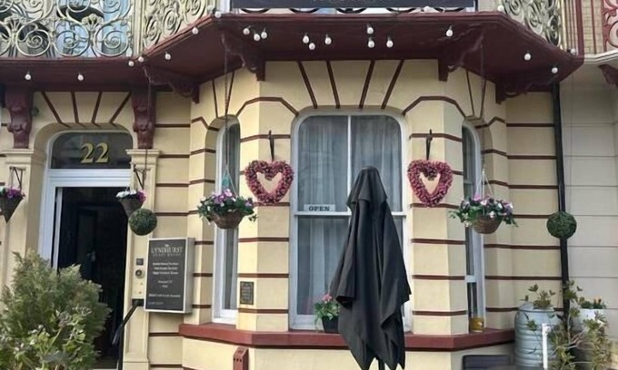 Great Yarmouth House | The Lyndhurst guest house