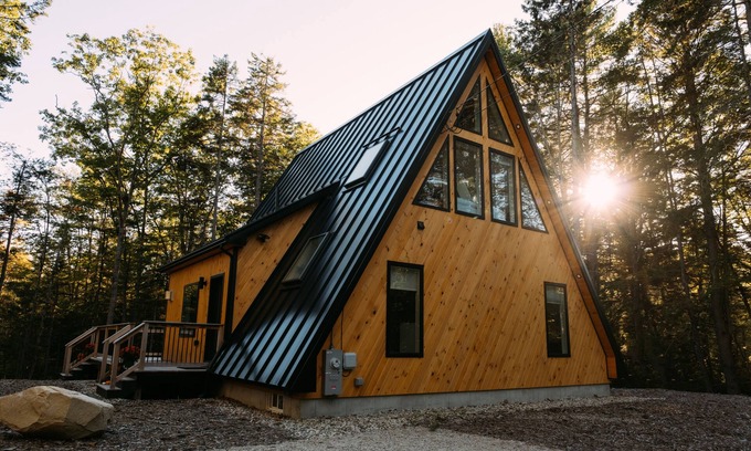 Mid-Coast and Islands Cabin | The Maine Frame: Fall Getaway, 7 Min to LL Bean