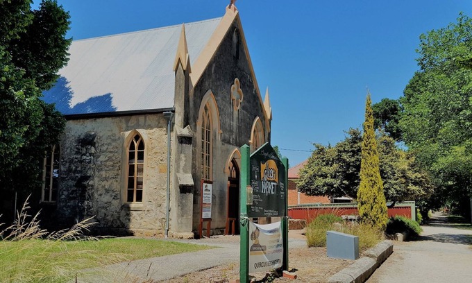 Beechworth Cottage | The Manse Beechworth. LOCATION LOCATION.