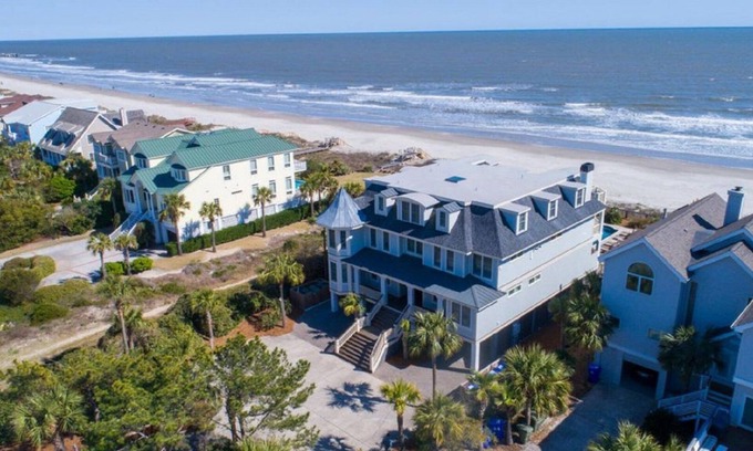 Isle of Palms House | The Mansion at Isle of Palms - Beachfront with Pool