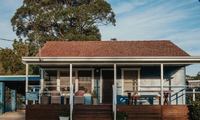 Currarong Cottage | The Marlin – 200 metres from the popular rock pools