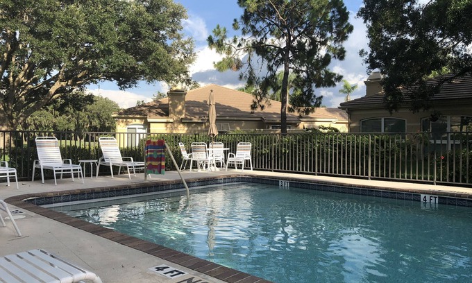 The Meadows Villa | The Meadows in Sarasota - Surrounded by 3 Golf Courses - Bike & Walking paths