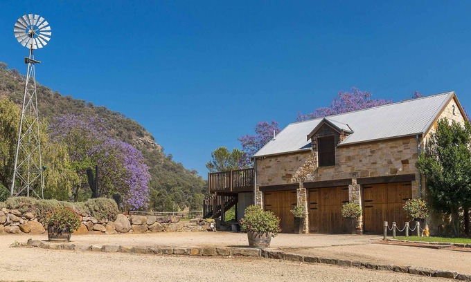 Fordwich Apartment | The Mews Studio - Romantic sandstone studio for 2 on beautiful vineyard estate