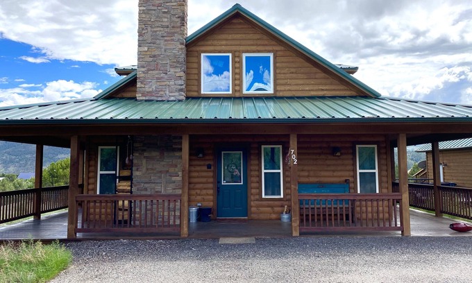 Alpine Village House | The Milner Retreat Mountain Views