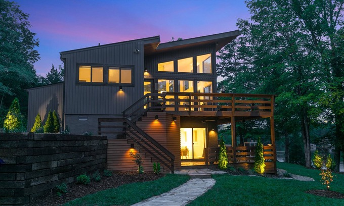 Leasburg House | "The Modern Treehouse" on Hyco Lake, NC