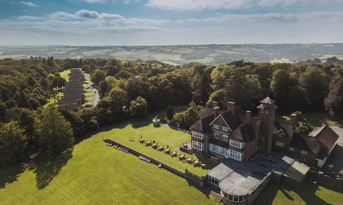 Newton Abbot Villa | The Mole Resort - Lodges