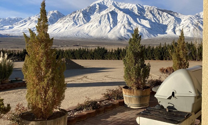 Mesa House | The most beautiful views in the the Eastern Sierra!