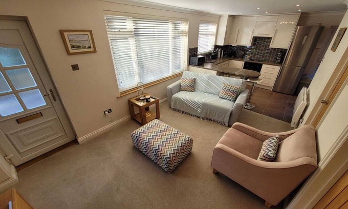 Mumbles House | The Mumbles - Bungalow - 2 Bedrooms - Pet Friendly