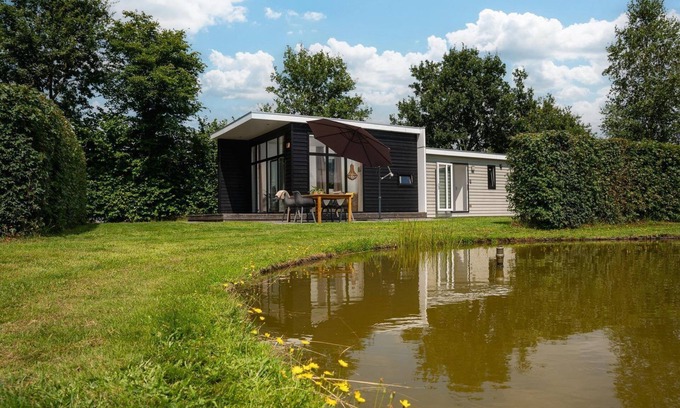 Municipality of Rijssen-Holten House | The name says it all: a lovely cottage in the forest!