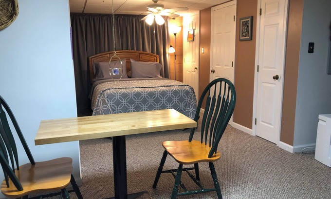 Saylorsburg Apartment | The Nesting Place in the Pocono’s LLC Peaceful private country studio apartment