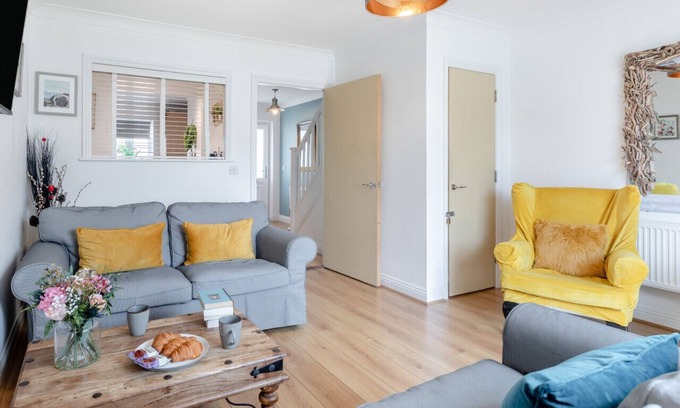 Seaton House | The Nesting Place - Three Bedroom House, Sleeps 6