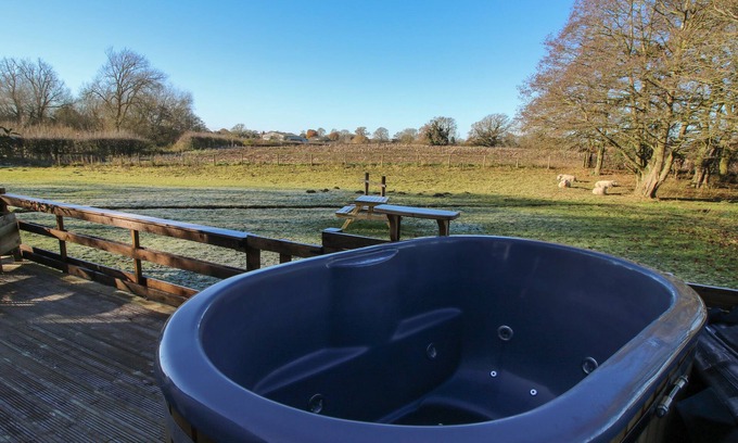 Whitchurch Cottage | The Oak Hut