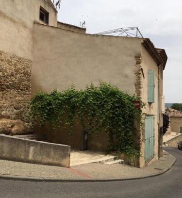 La Tour-d'Aigues House | The Old Barn