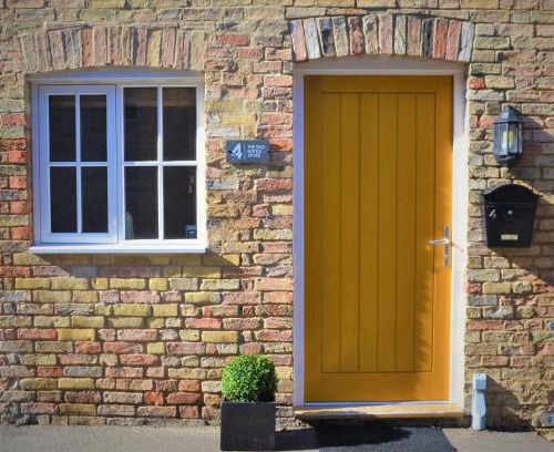 St Ives House | The Old Bottle Store - 2 Double Bedrooms, 2 Bathrooms, St Ives, Cambridgeshire