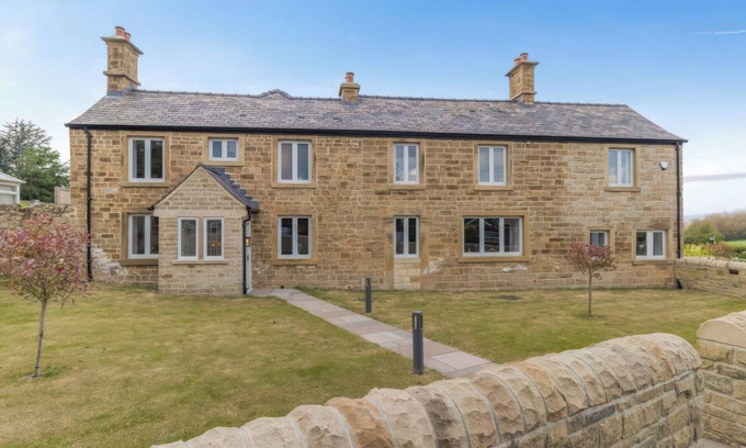 Marsh Lane Cottage | THE OLD BUTCHERS ARMS, family friendly, with a garden in Marsh Lane