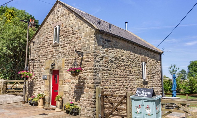 Crich Cottage | THE OLD CHAPEL, romantic, luxury holiday cottage in Crich