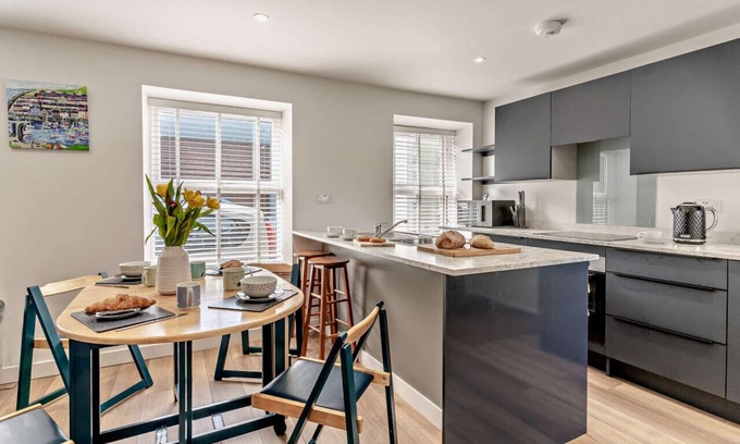 Aberaeron House | The Old Coach House - Aberaeron