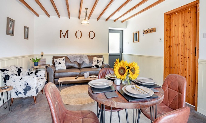 Cribyn Cottage | The Old Cowsheds 1- Dairy - UK49786