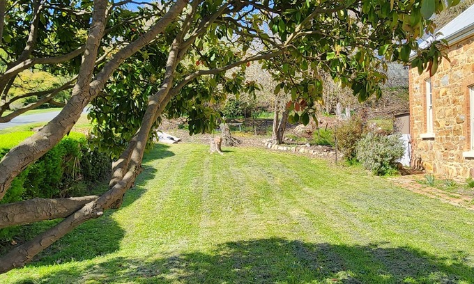 Binda House | The Old Flag HotelnBinda