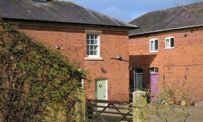 Ellesmere House | The Old Gun Room