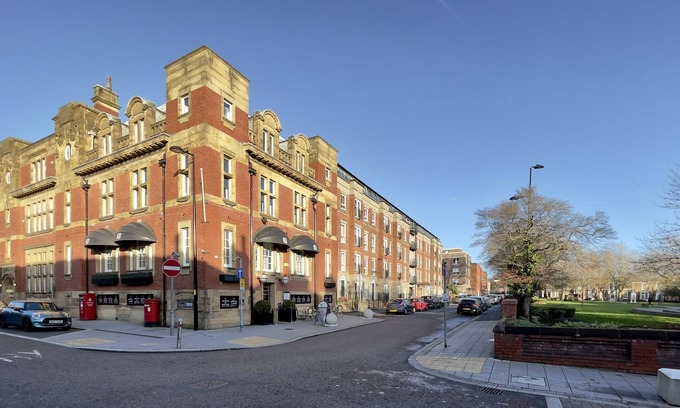 Warrington Apartment | The Old Post Office by Deuce Hotels