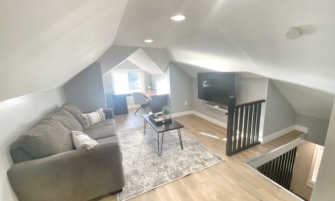Walkerville Apartment | The Olde Walkerville Loft - 1BD/1BA Apartment