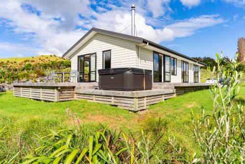 Mangawhai House | The Olive Hut - Mangawhai Holiday Home