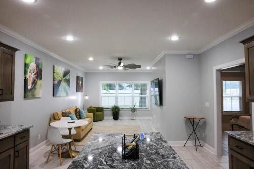 Oneonta House | The Oneonta Experience