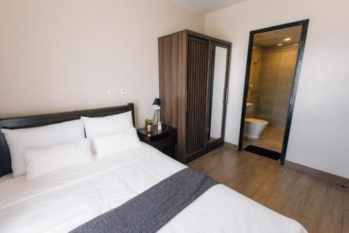 Bacolod Apartment | The Onyx at One Regis Upper Penthouse flat